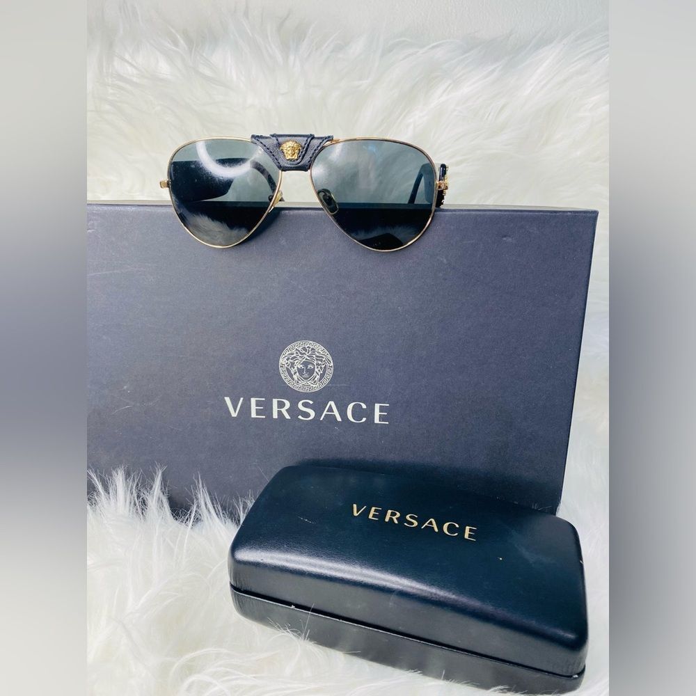 Versace VE2150Q Aviator Unisex Sunglasses Authentic and Great Condition